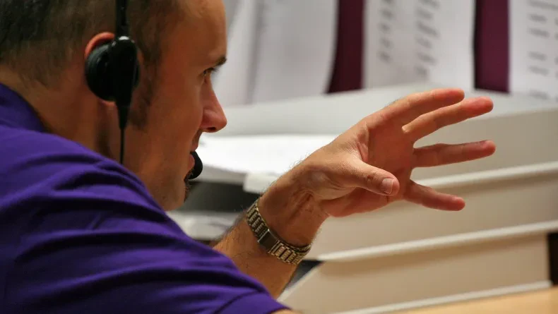 Une journée dans la vie d’un traducteur-interprète assermenté