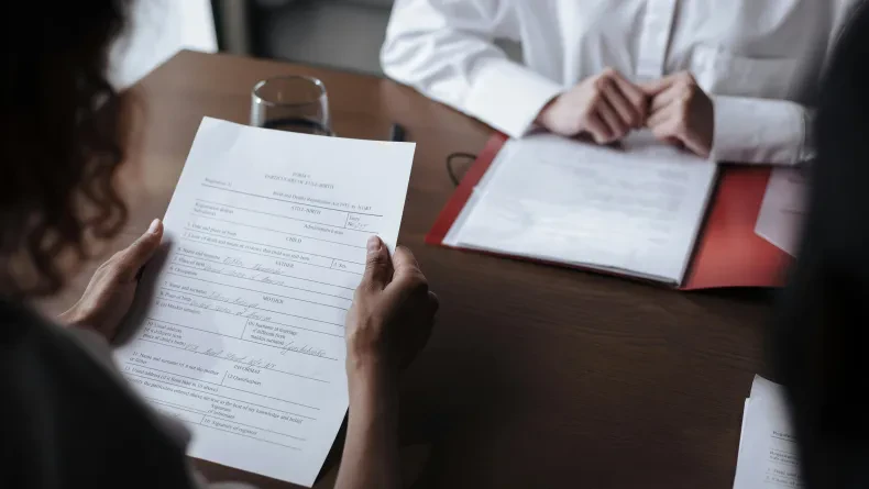 Documents nécessitant une traduction assermentée en France et à l’étranger : guide 2025 (liste complète)