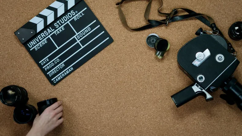 Traducteur et interprète dans l’audiovisuel : métiers en évolution, enjeux et bonnes pratiques