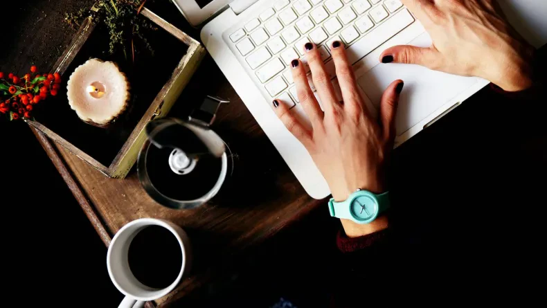 Du freelance isolé au cabinet de traduction : reportage d'une transformation professionnelle