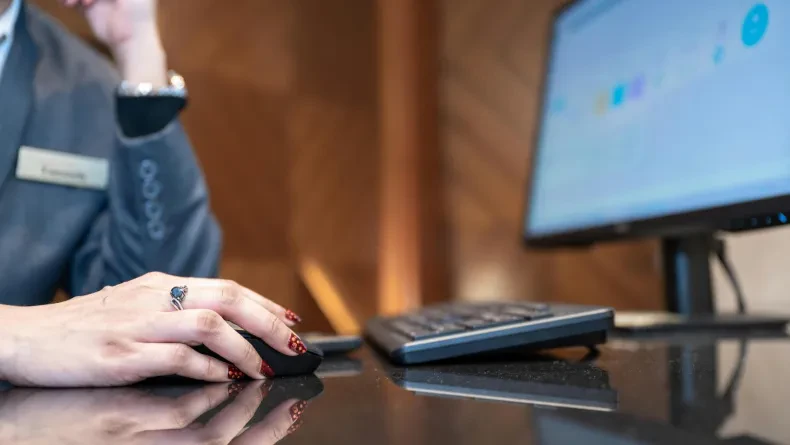 Niches ultra-rentables et peu concurrentielles en traduction : reportage sur la spécialisation qui paie