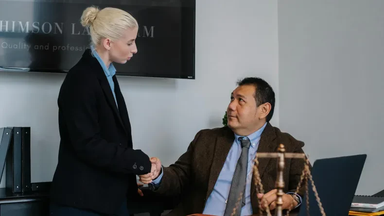 Travailler avec les notaires : opportunités et contraintes pratiques pour le traducteur assermenté — reportage