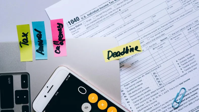 Reporter sur le terrain : fixer ses tarifs en interprétariat sans se tromper