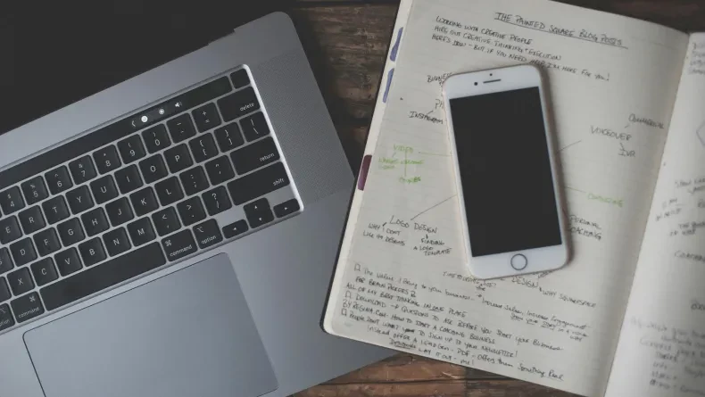 10 tâches administratives que les traducteurs peuvent automatiser pour gagner du temps