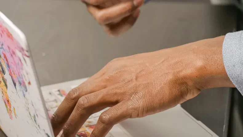 Comment Swantrad sécurise les paiements pour traducteurs et interprètes